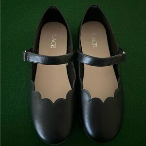 Place Black Scalloped Flats
